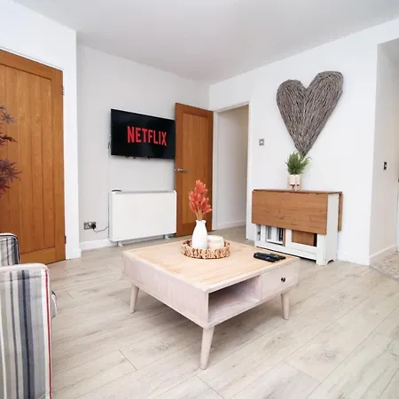 Central Mumbles Apartment, Properties By O & G, Incredible Location, Sleeps 4! Exterior photo
