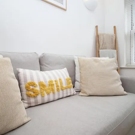 Central Mumbles Apartment, Properties By O & G, Incredible Location, Sleeps 4! Exterior photo