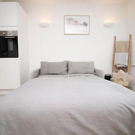 Central Mumbles Apartment, Properties By O & G, Incredible Location, Sleeps 4! Exterior photo