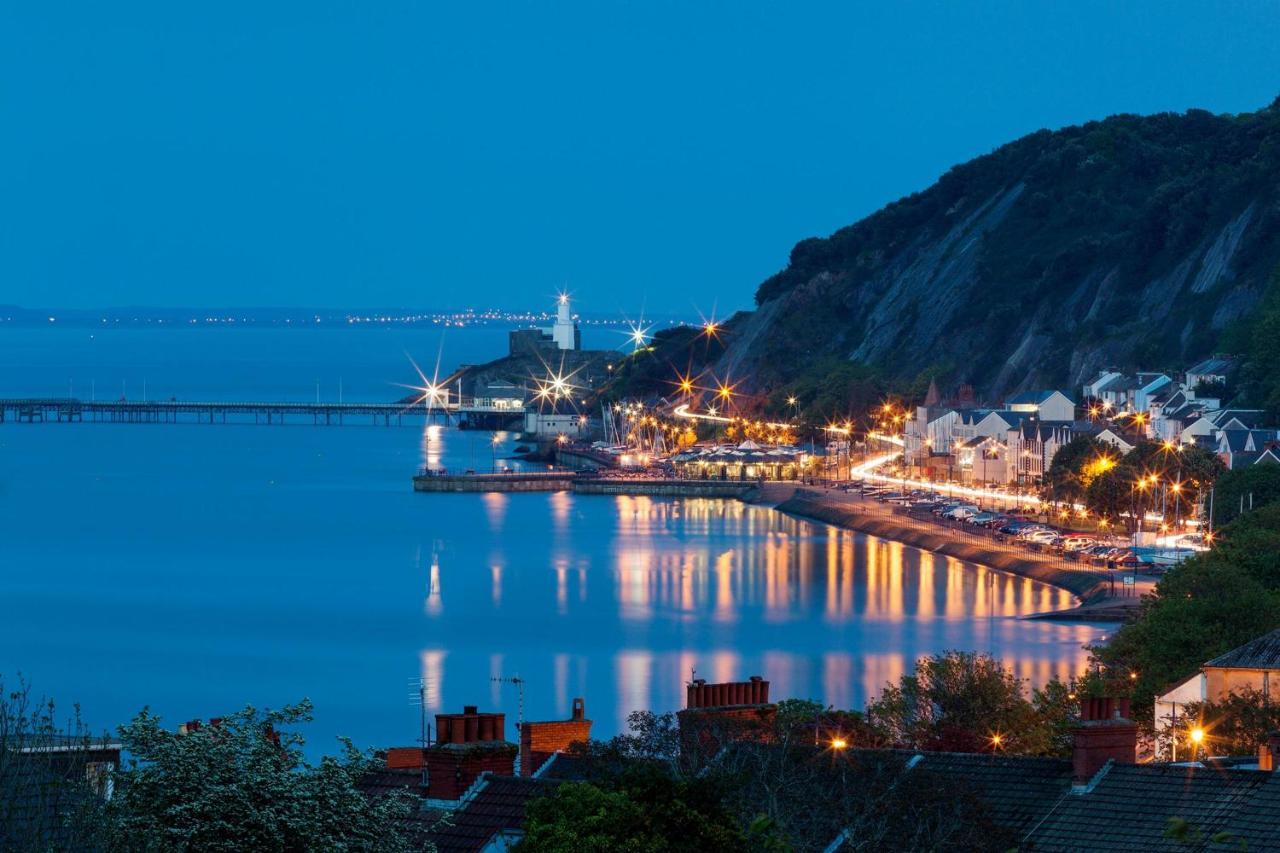 Apartment, By O & G, Incredible Location, Sleeps 4! Apartment The Mumbles
