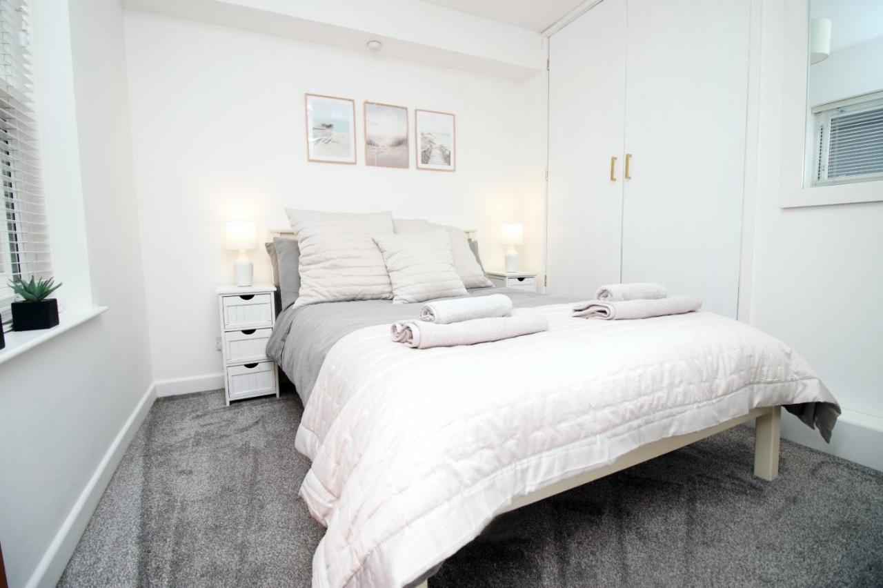 Apartment, By O & G, Incredible Location, Sleeps 4! *