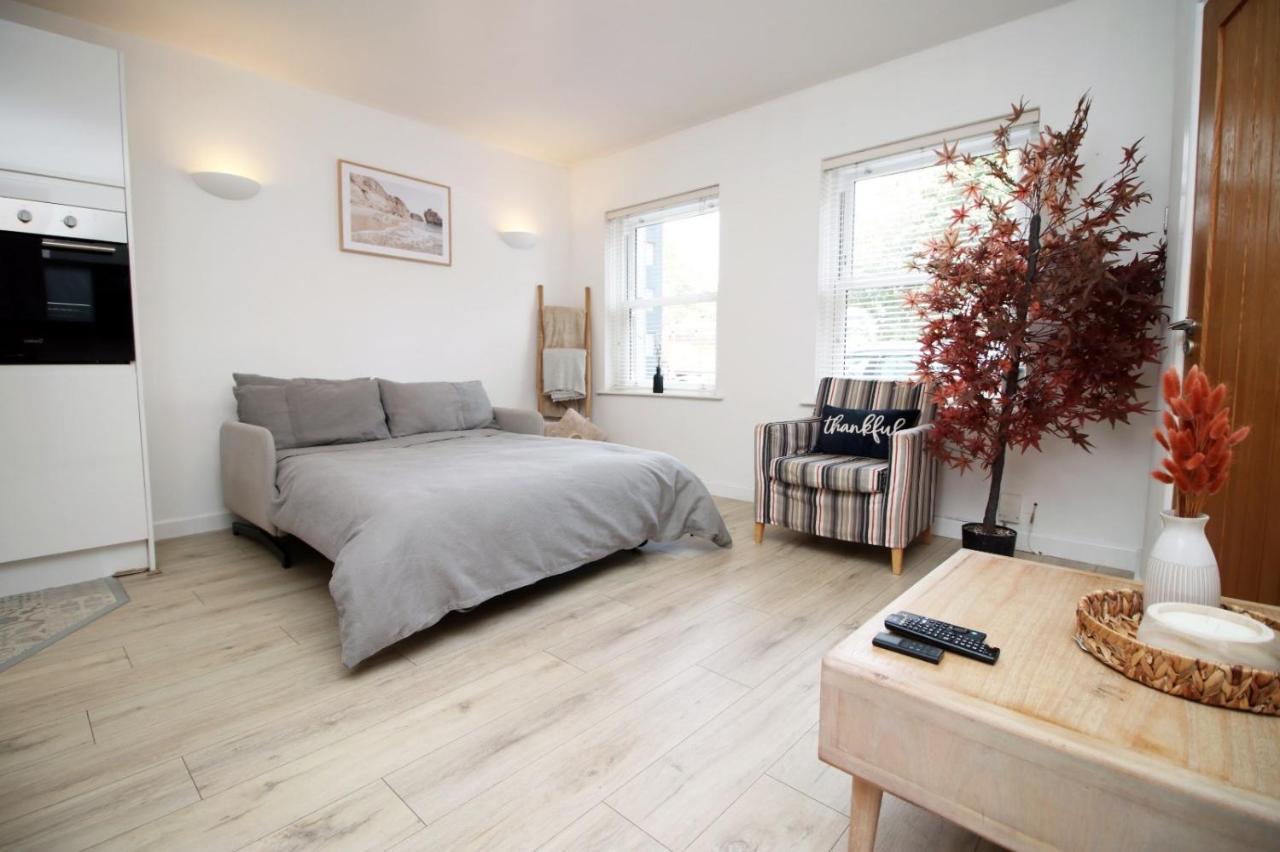 Apartment, By O & G, Incredible Location, Sleeps 4! Apartment The Mumbles