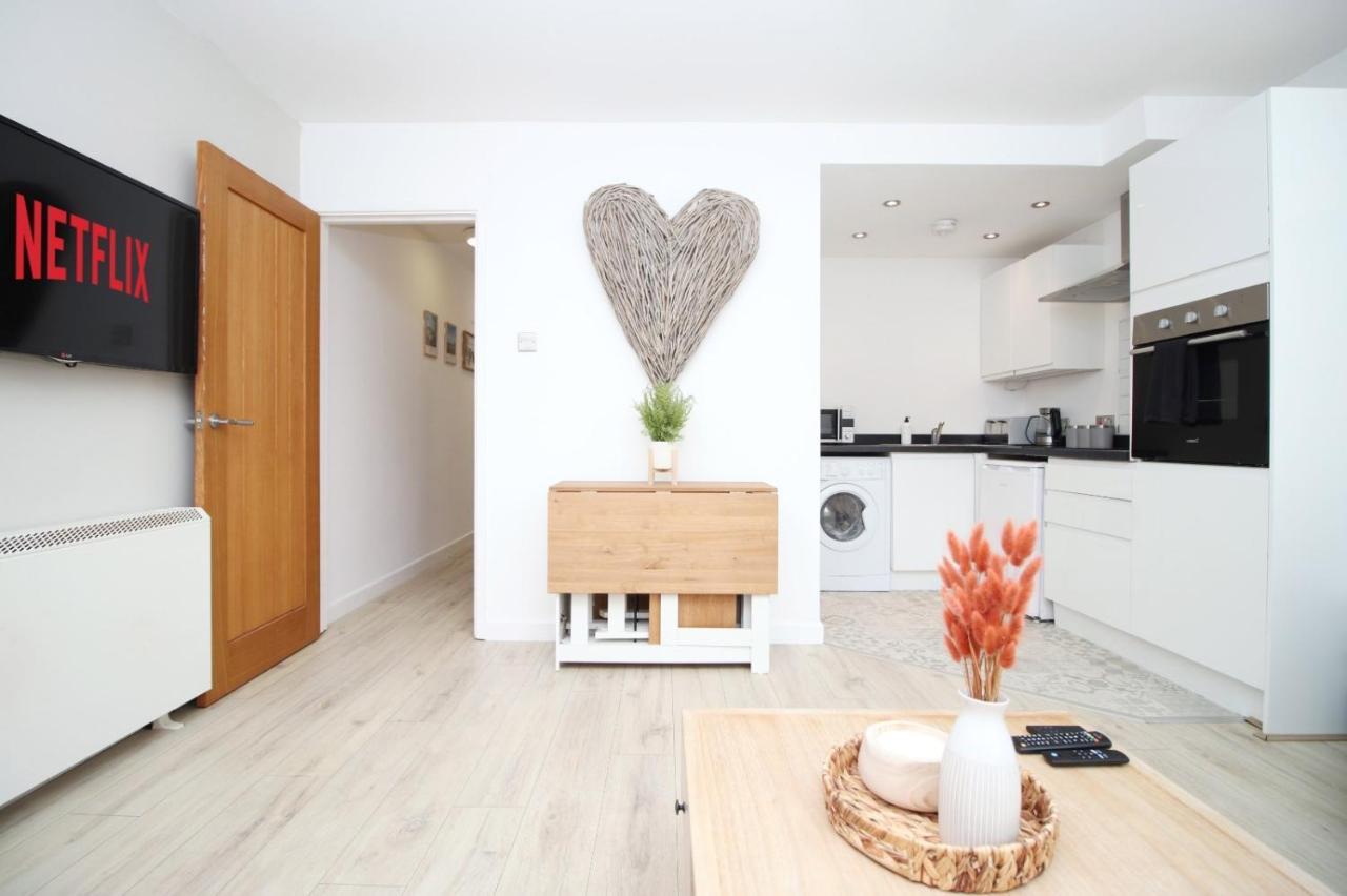 Apartment, By O & G, Incredible Location, Sleeps 4! Apartment