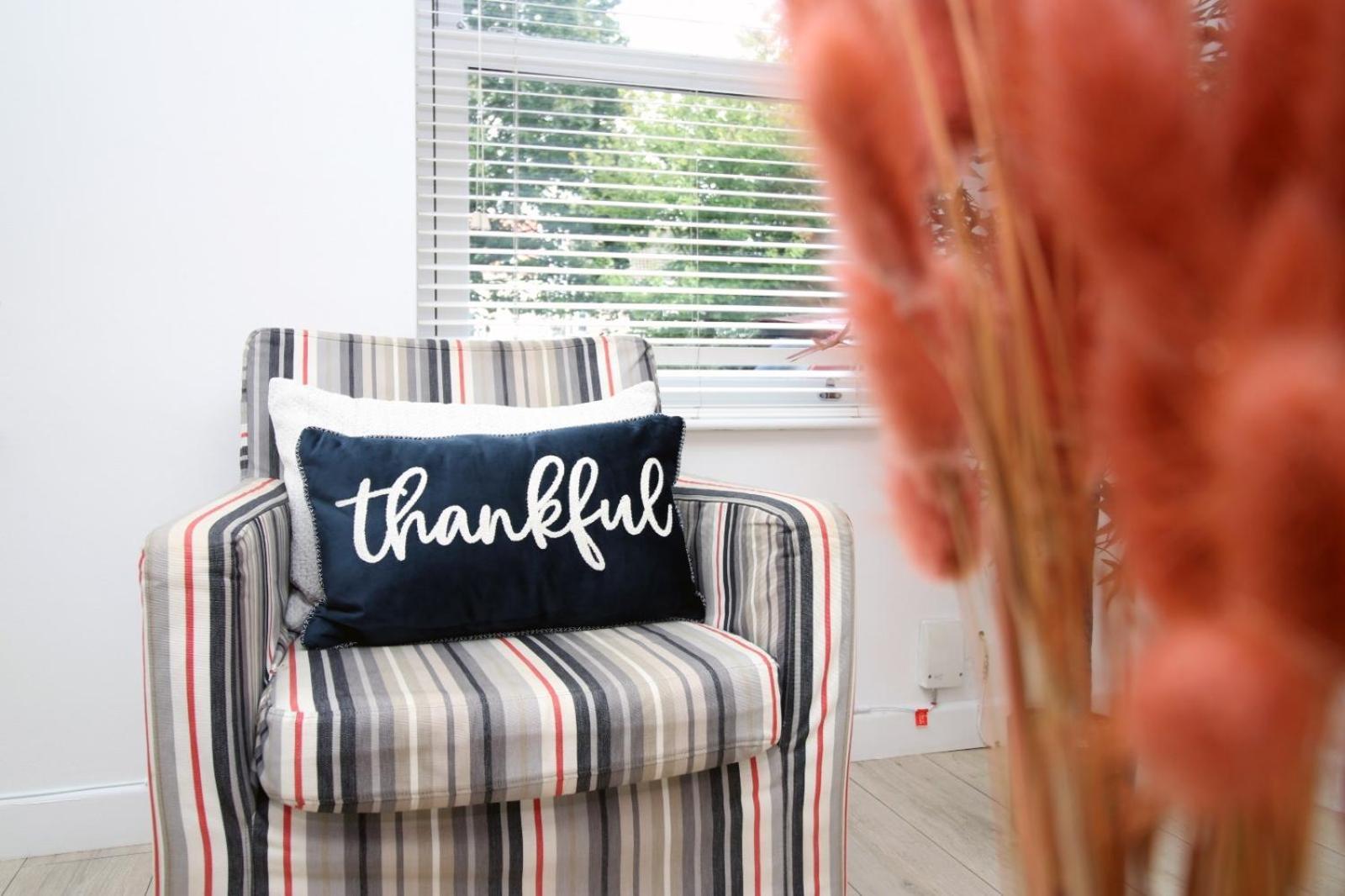 Apartment, By O & G, Incredible Location, Sleeps 4! * The Mumbles